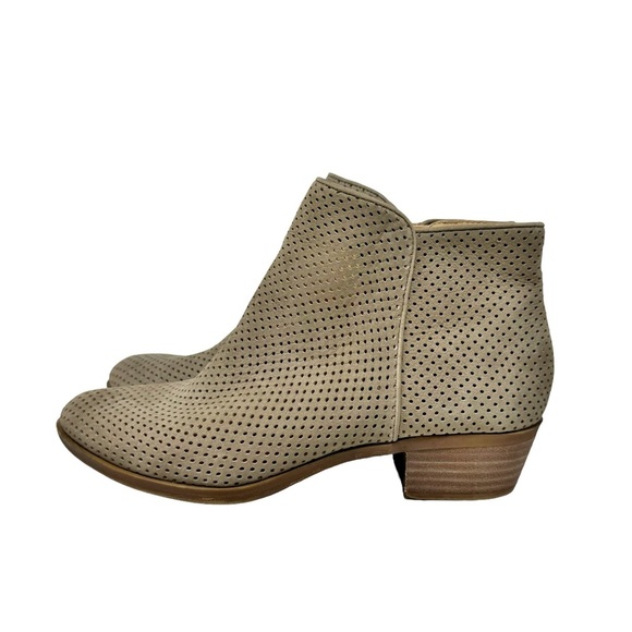 Lucky Brand Breona Tan Suede Laser Cut Booties Size 8 - Picture 2 of 8
